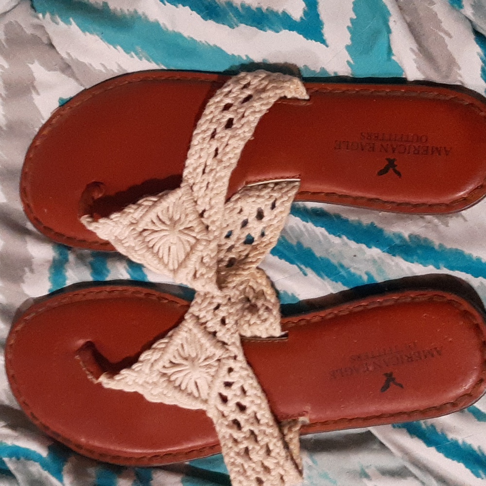Brown flip flops/sandles/thongs
